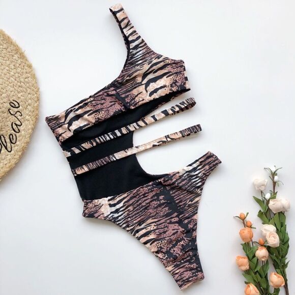 Tigress One Shoulder Cut-Out Buckle Print Monokini - Picture 3 of 9